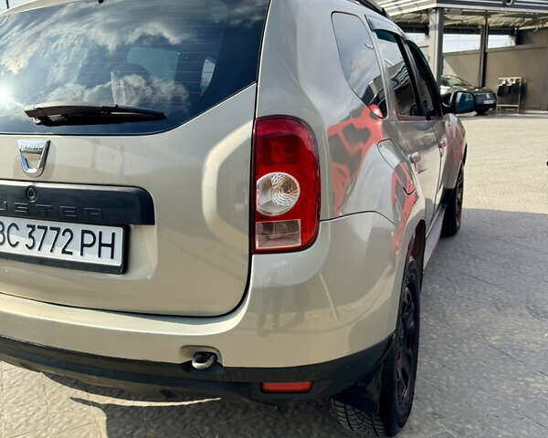 Белый Дачия Duster, объемом двигателя 1.5 л и пробегом 460 тыс. км за 8000 $, фото 5 на Automoto.ua