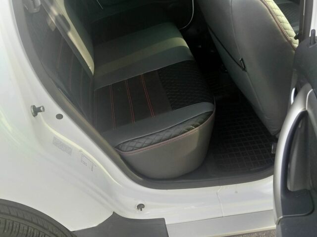 Белый Дачия Duster, объемом двигателя 1.5 л и пробегом 220 тыс. км за 10513 $, фото 5 на Automoto.ua