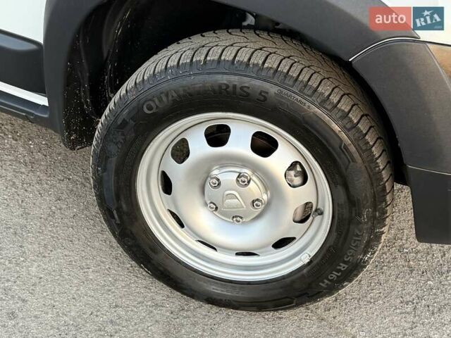 Білий Дачія Duster, об'ємом двигуна 1.5 л та пробігом 182 тис. км за 8999 $, фото 4 на Automoto.ua