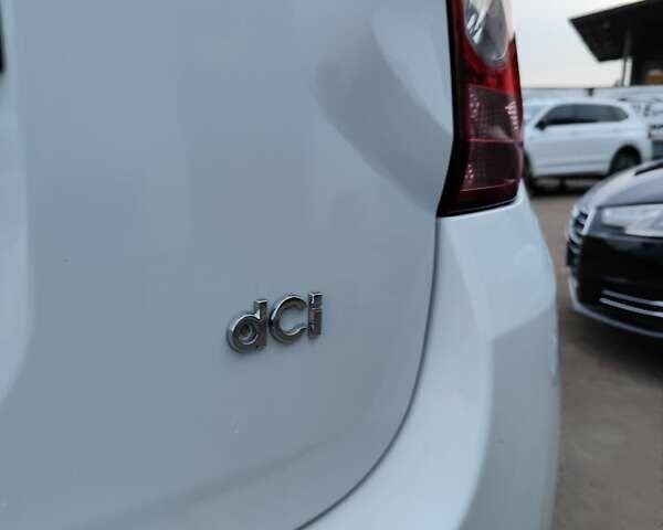 Білий Дачія Duster, об'ємом двигуна 1.5 л та пробігом 221 тис. км за 8900 $, фото 14 на Automoto.ua