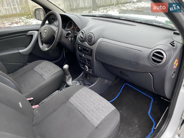 Білий Дачія Duster, об'ємом двигуна 1.6 л та пробігом 233 тис. км за 7100 $, фото 13 на Automoto.ua