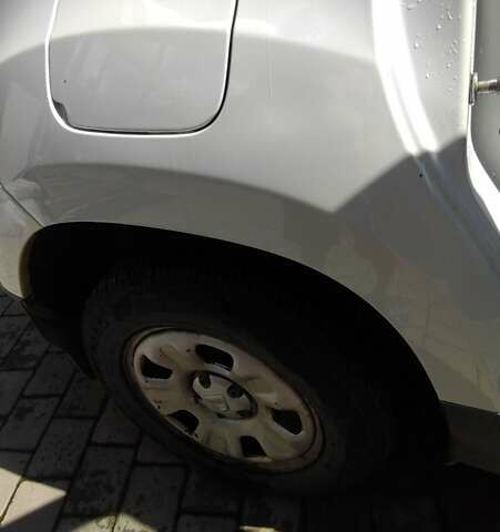 Білий Дачія Duster, об'ємом двигуна 1.6 л та пробігом 178 тис. км за 8800 $, фото 27 на Automoto.ua