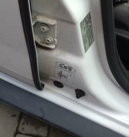 Білий Дачія Duster, об'ємом двигуна 1.6 л та пробігом 178 тис. км за 8800 $, фото 23 на Automoto.ua