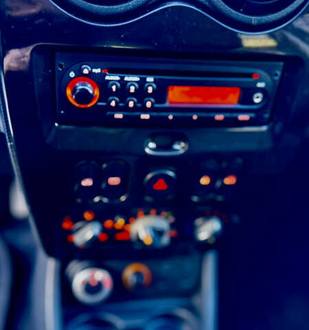 Белый Дачия Duster, объемом двигателя 1.5 л и пробегом 200 тыс. км за 8999 $, фото 18 на Automoto.ua