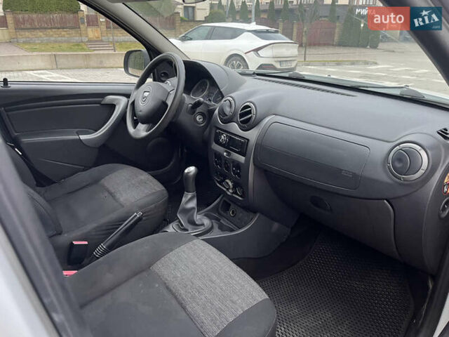 Білий Дачія Duster, об'ємом двигуна 1.6 л та пробігом 223 тис. км за 6500 $, фото 10 на Automoto.ua