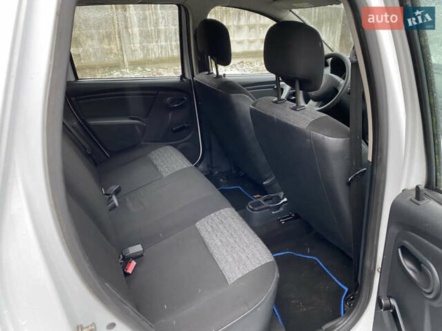 Білий Дачія Duster, об'ємом двигуна 1.6 л та пробігом 233 тис. км за 7100 $, фото 15 на Automoto.ua