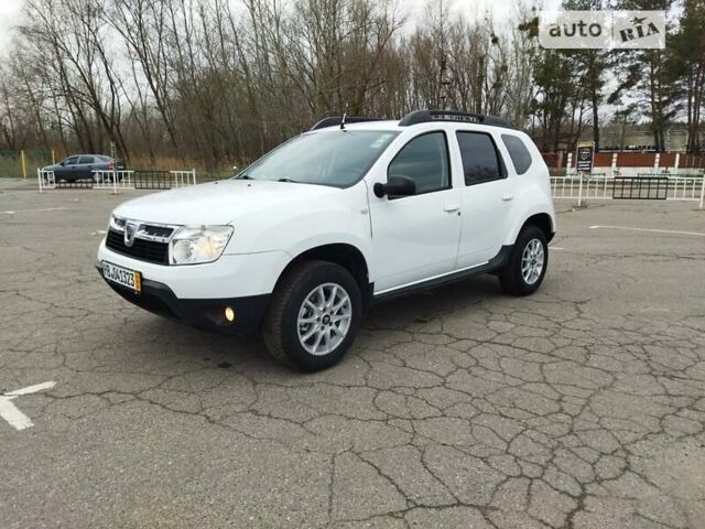 Белый Дачия Duster, объемом двигателя 1.6 л и пробегом 193 тыс. км за 9800 $, фото 2 на Automoto.ua