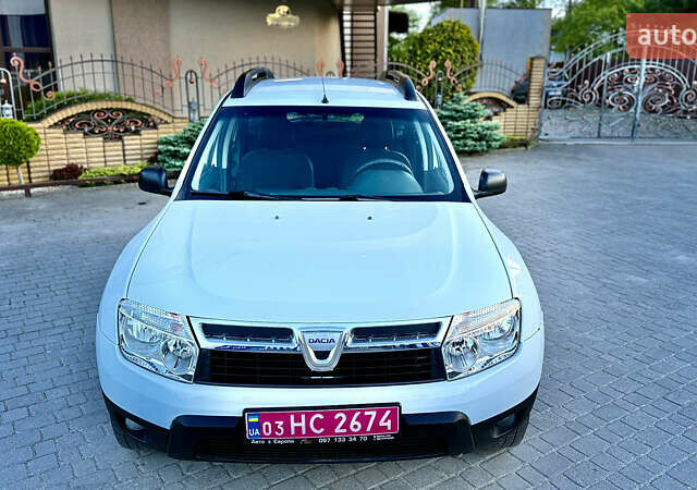 Белый Дачия Duster, объемом двигателя 1.5 л и пробегом 200 тыс. км за 8999 $, фото 2 на Automoto.ua