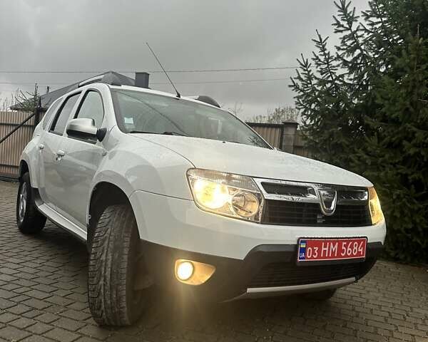 Білий Дачія Duster, об'ємом двигуна 1.5 л та пробігом 168 тис. км за 8300 $, фото 4 на Automoto.ua