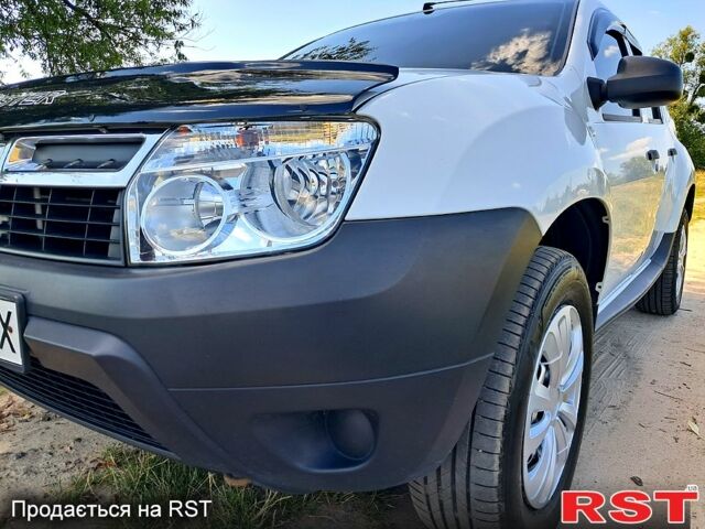 Белый Дачия Duster, объемом двигателя 1.6 л и пробегом 170 тыс. км за 8000 $, фото 7 на Automoto.ua