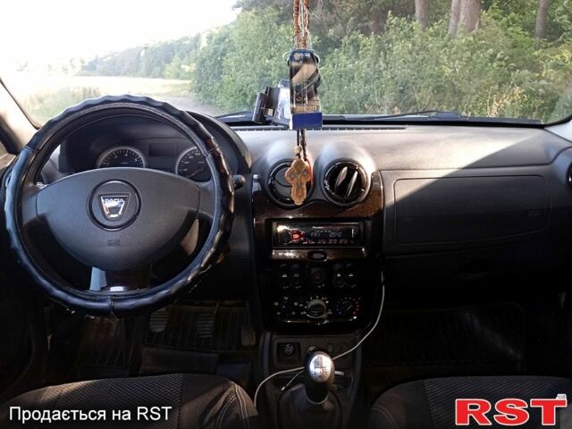 Белый Дачия Duster, объемом двигателя 1.6 л и пробегом 202 тыс. км за 8450 $, фото 6 на Automoto.ua