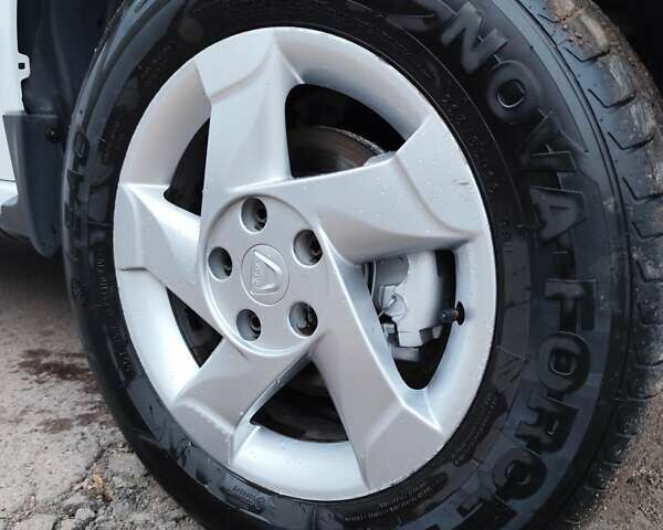 Білий Дачія Duster, об'ємом двигуна 1.5 л та пробігом 221 тис. км за 8900 $, фото 18 на Automoto.ua