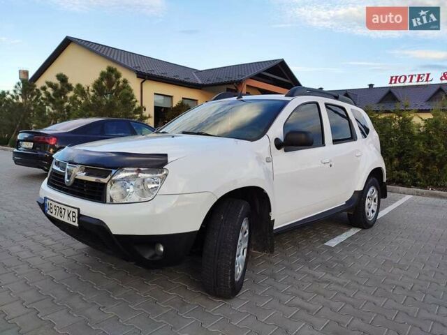 Білий Дачія Duster, об'ємом двигуна 1.6 л та пробігом 181 тис. км за 8700 $, фото 2 на Automoto.ua
