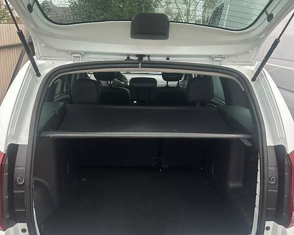 Білий Дачія Duster, об'ємом двигуна 1.5 л та пробігом 168 тис. км за 8300 $, фото 11 на Automoto.ua