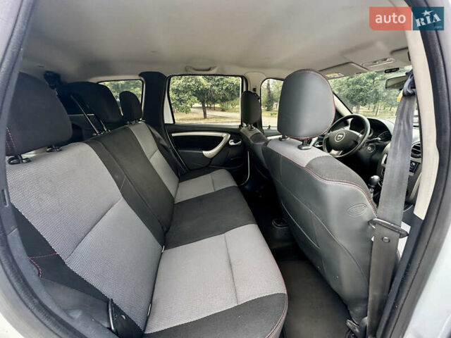 Белый Дачия Duster, объемом двигателя 1.5 л и пробегом 212 тыс. км за 8500 $, фото 7 на Automoto.ua