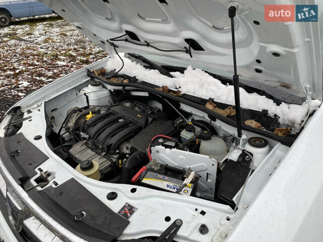 Білий Дачія Duster, об'ємом двигуна 1.6 л та пробігом 233 тис. км за 7100 $, фото 17 на Automoto.ua