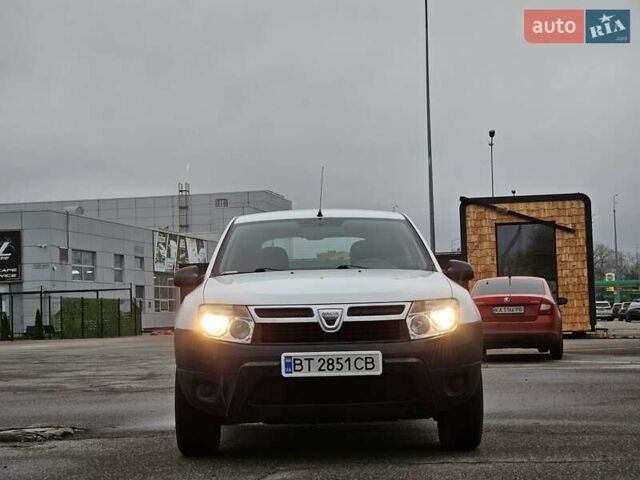 Білий Дачія Duster, об'ємом двигуна 1.6 л та пробігом 122 тис. км за 8300 $, фото 2 на Automoto.ua