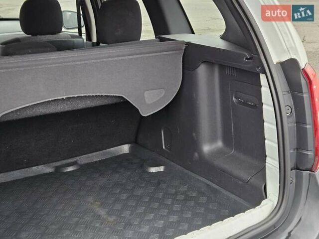Білий Дачія Duster, об'ємом двигуна 1.6 л та пробігом 122 тис. км за 8300 $, фото 16 на Automoto.ua
