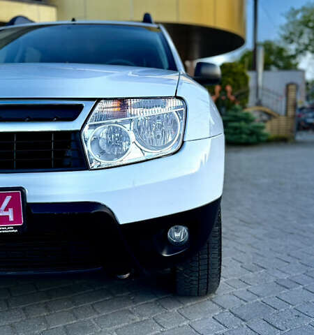 Белый Дачия Duster, объемом двигателя 1.5 л и пробегом 200 тыс. км за 8999 $, фото 10 на Automoto.ua