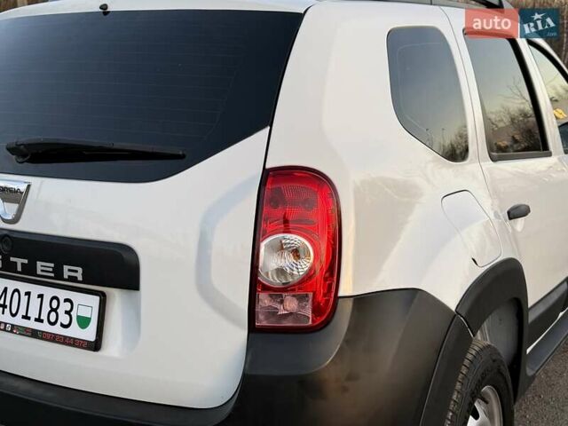 Білий Дачія Duster, об'ємом двигуна 1.5 л та пробігом 182 тис. км за 8999 $, фото 12 на Automoto.ua