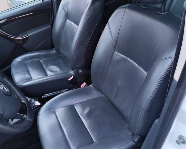Білий Дачія Duster, об'ємом двигуна 1.5 л та пробігом 221 тис. км за 8900 $, фото 23 на Automoto.ua