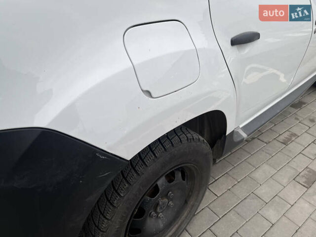 Білий Дачія Duster, об'ємом двигуна 1.6 л та пробігом 223 тис. км за 6500 $, фото 7 на Automoto.ua