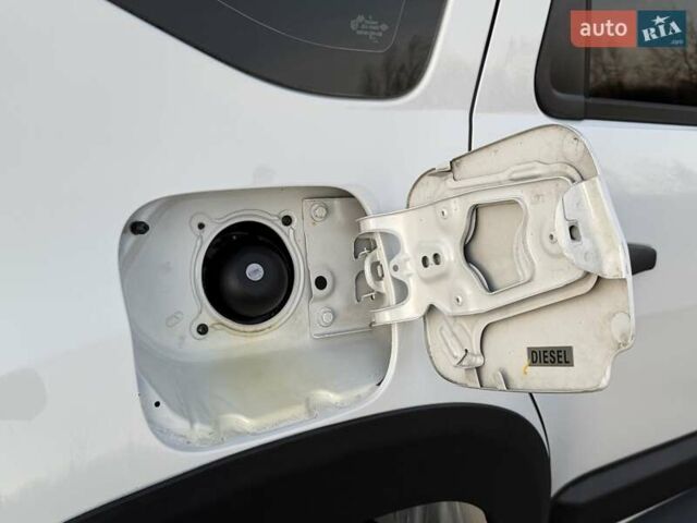 Білий Дачія Duster, об'ємом двигуна 1.5 л та пробігом 182 тис. км за 8999 $, фото 10 на Automoto.ua