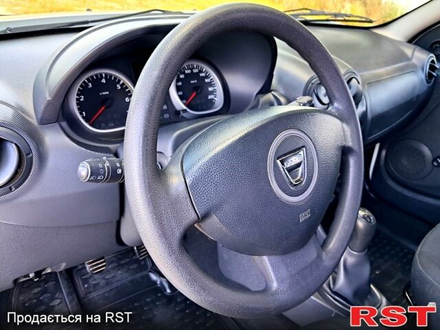Белый Дачия Duster, объемом двигателя 1.6 л и пробегом 170 тыс. км за 8000 $, фото 10 на Automoto.ua