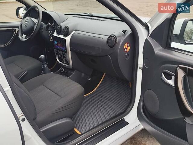 Белый Дачия Duster, объемом двигателя 1.5 л и пробегом 168 тыс. км за 10700 $, фото 22 на Automoto.ua