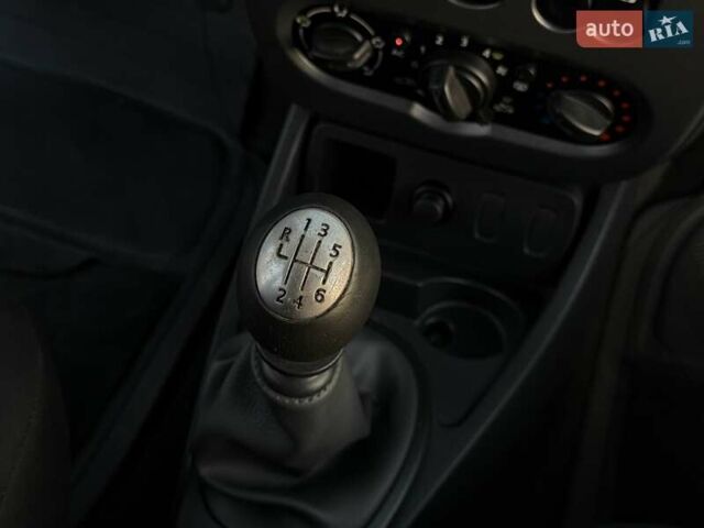 Білий Дачія Duster, об'ємом двигуна 1.5 л та пробігом 182 тис. км за 8999 $, фото 41 на Automoto.ua