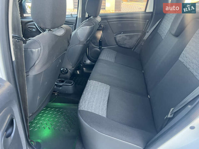 Белый Дачия Duster, объемом двигателя 1.6 л и пробегом 241 тыс. км за 7700 $, фото 11 на Automoto.ua