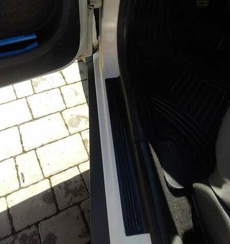 Білий Дачія Duster, об'ємом двигуна 1.6 л та пробігом 178 тис. км за 8800 $, фото 33 на Automoto.ua