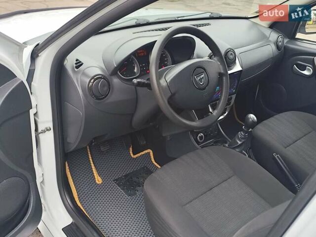 Белый Дачия Duster, объемом двигателя 1.5 л и пробегом 168 тыс. км за 10700 $, фото 26 на Automoto.ua