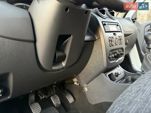 Білий Дачія Duster, об'ємом двигуна 1.5 л та пробігом 182 тис. км за 8999 $, фото 51 на Automoto.ua