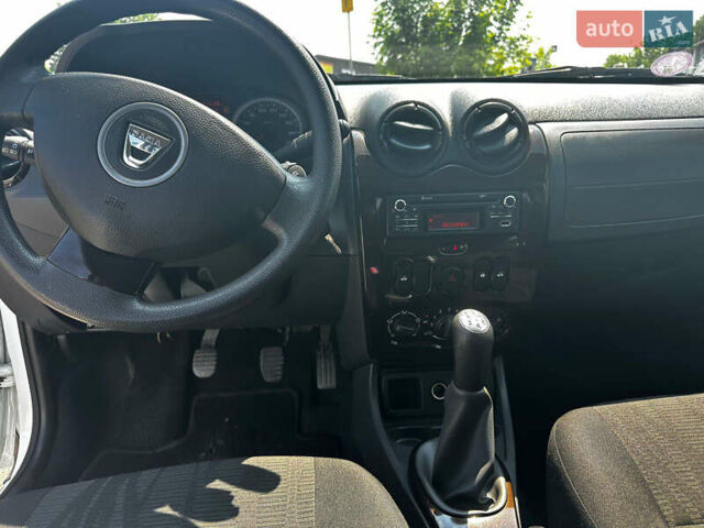 Белый Дачия Duster, объемом двигателя 1.6 л и пробегом 127 тыс. км за 8750 $, фото 11 на Automoto.ua