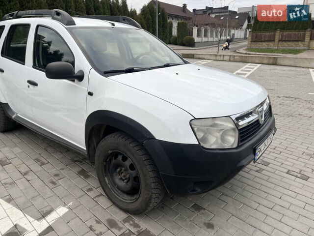 Білий Дачія Duster, об'ємом двигуна 1.6 л та пробігом 223 тис. км за 6500 $, фото 9 на Automoto.ua