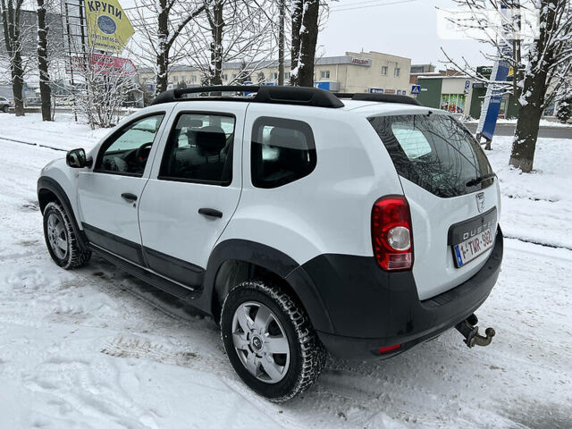 Белый Дачия Duster, объемом двигателя 1.5 л и пробегом 159 тыс. км за 9999 $, фото 2 на Automoto.ua