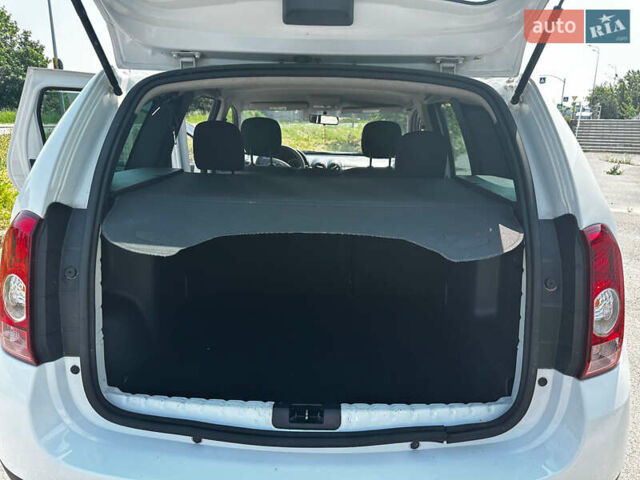 Белый Дачия Duster, объемом двигателя 1.6 л и пробегом 127 тыс. км за 8750 $, фото 16 на Automoto.ua