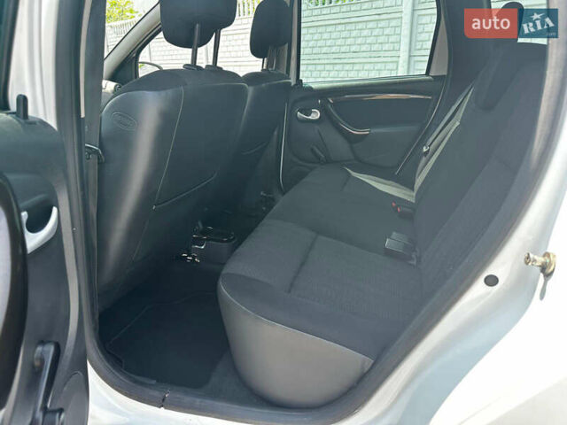 Белый Дачия Duster, объемом двигателя 1.6 л и пробегом 127 тыс. км за 8750 $, фото 15 на Automoto.ua