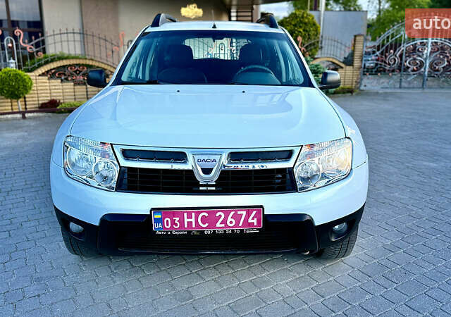Белый Дачия Duster, объемом двигателя 1.5 л и пробегом 200 тыс. км за 8999 $, фото 1 на Automoto.ua