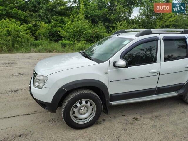 Белый Дачия Duster, объемом двигателя 1.5 л и пробегом 166 тыс. км за 9000 $, фото 10 на Automoto.ua