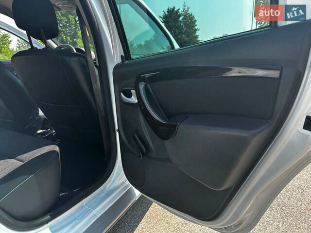 Белый Дачия Duster, объемом двигателя 1.6 л и пробегом 127 тыс. км за 8750 $, фото 17 на Automoto.ua