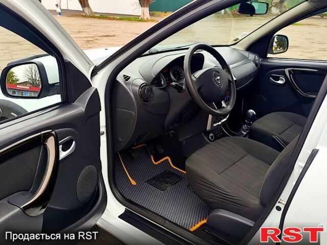 Белый Дачия Duster, объемом двигателя 1.5 л и пробегом 168 тыс. км за 10700 $, фото 8 на Automoto.ua