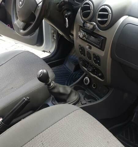 Білий Дачія Duster, об'ємом двигуна 1.6 л та пробігом 178 тис. км за 8800 $, фото 28 на Automoto.ua