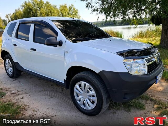Белый Дачия Duster, объемом двигателя 1.6 л и пробегом 170 тыс. км за 8000 $, фото 3 на Automoto.ua