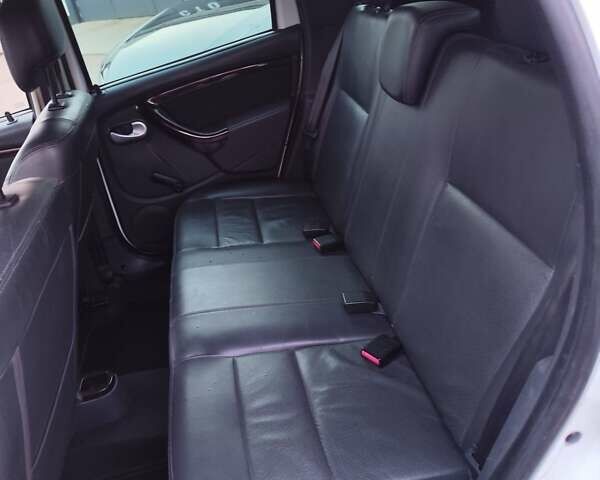 Білий Дачія Duster, об'ємом двигуна 1.5 л та пробігом 221 тис. км за 8900 $, фото 27 на Automoto.ua