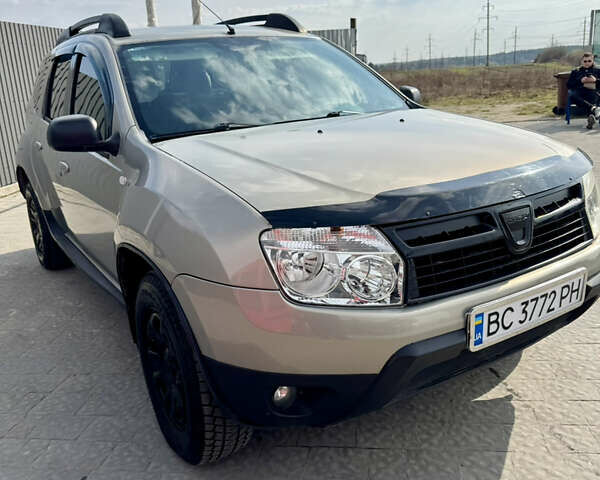 Белый Дачия Duster, объемом двигателя 1.5 л и пробегом 460 тыс. км за 8000 $, фото 7 на Automoto.ua