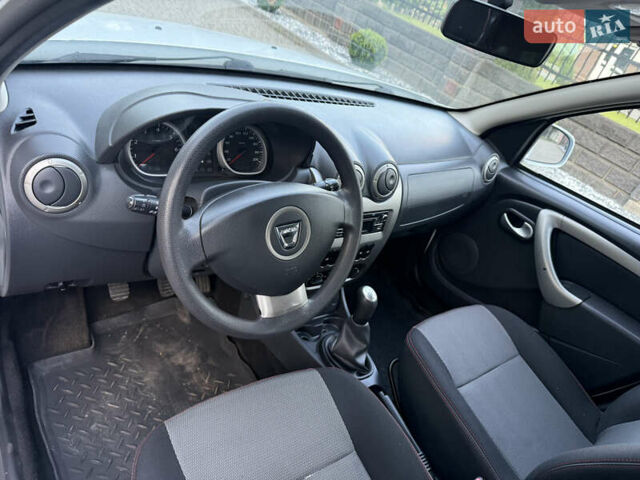 Белый Дачия Duster, объемом двигателя 1.6 л и пробегом 213 тыс. км за 6699 $, фото 13 на Automoto.ua