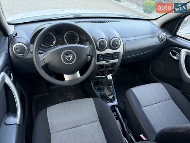 Белый Дачия Duster, объемом двигателя 1.6 л и пробегом 213 тыс. км за 6699 $, фото 17 на Automoto.ua