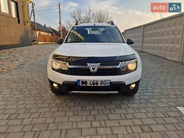 Белый Дачия Duster, объемом двигателя 1.5 л и пробегом 201 тыс. км за 8900 $, фото 3 на Automoto.ua